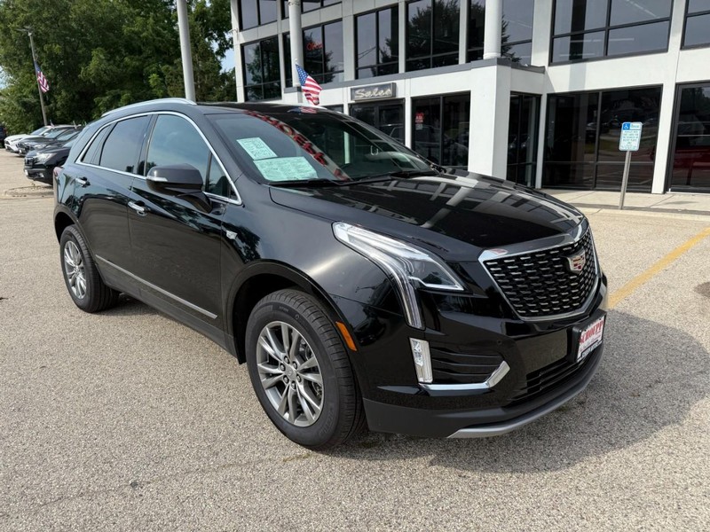 Cadillac XT5 Vehicle Image 03