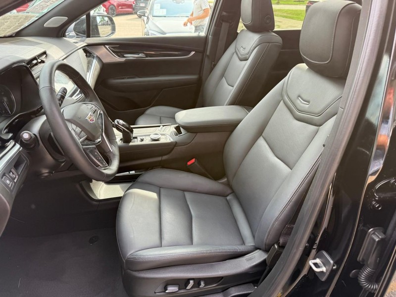 Cadillac XT5 Vehicle Image 09