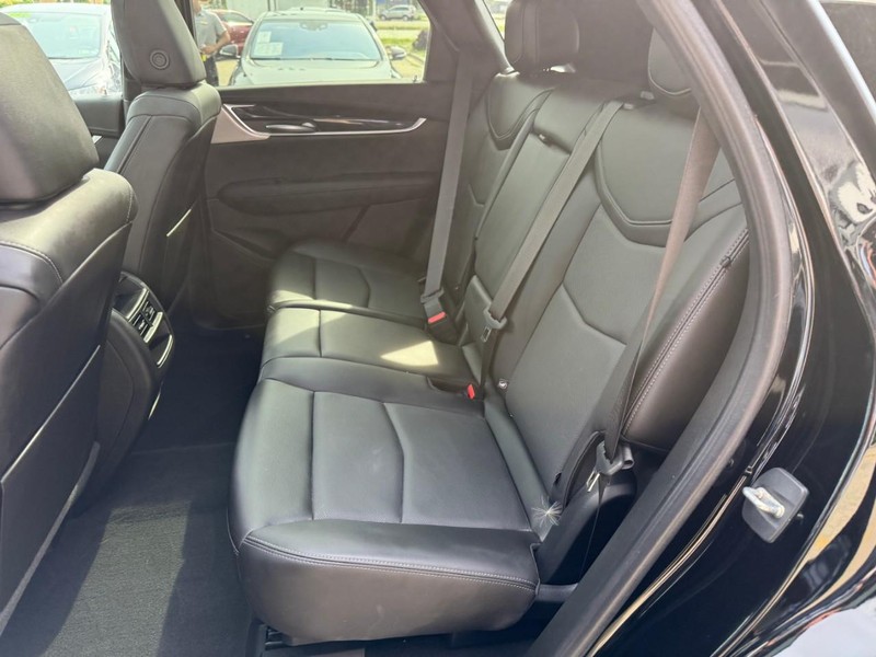 Cadillac XT5 Vehicle Image 11