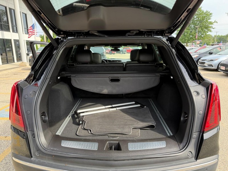 Cadillac XT5 Vehicle Image 13