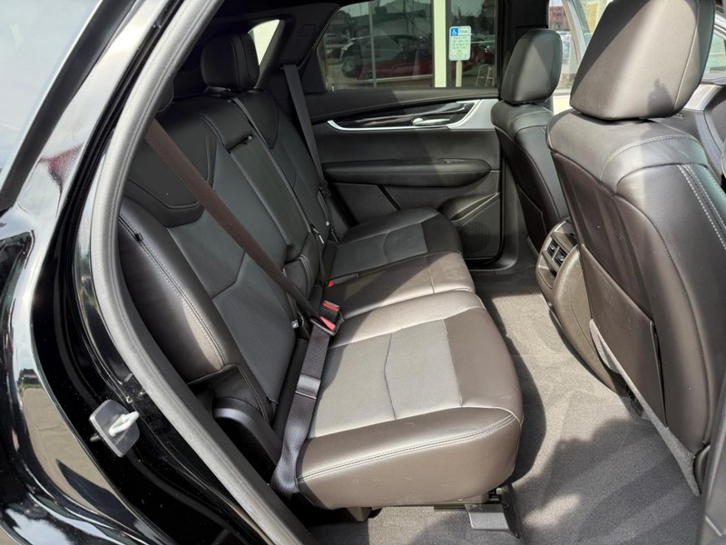 Cadillac XT5 Vehicle Image 15