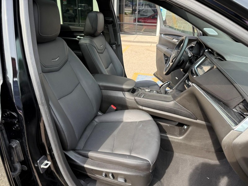 Cadillac XT5 Vehicle Image 17