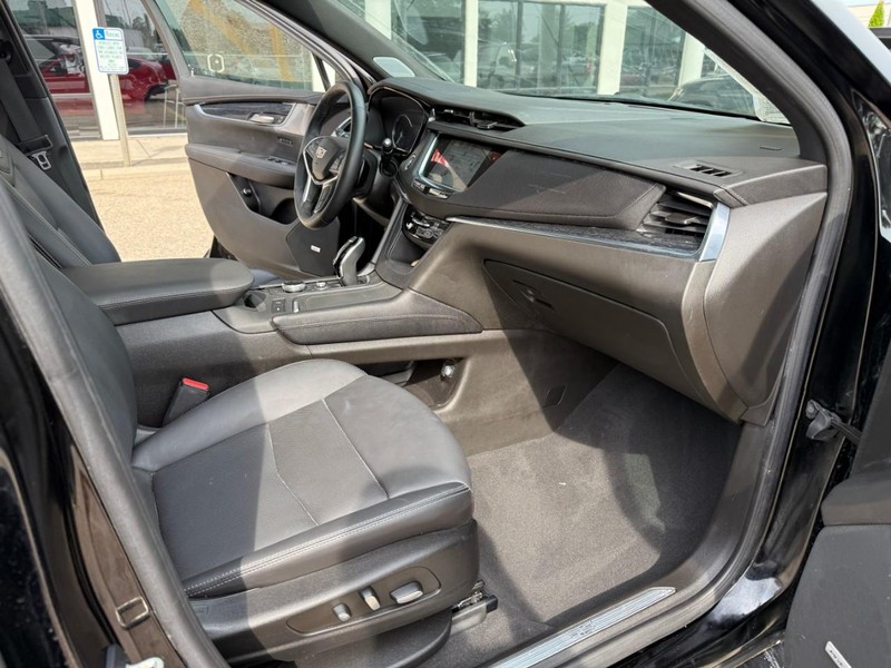 Cadillac XT5 Vehicle Image 18
