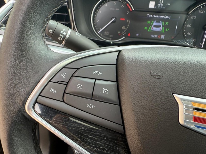 Cadillac XT5 Vehicle Image 25
