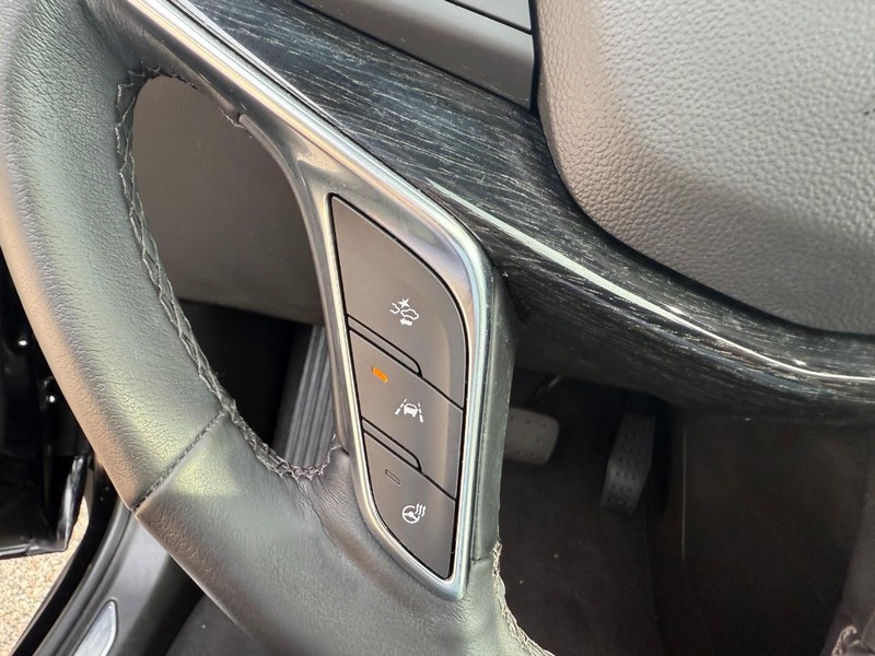Cadillac XT5 Vehicle Image 26