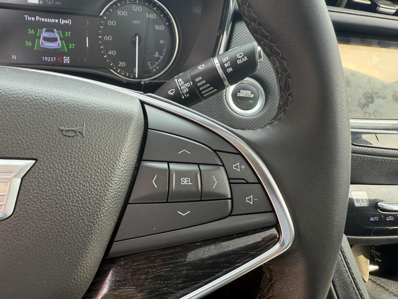 Cadillac XT5 Vehicle Image 28