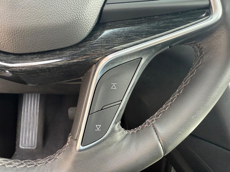 Cadillac XT5 Vehicle Image 29