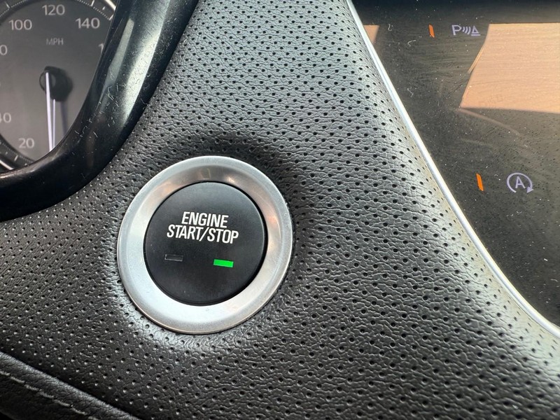 Cadillac XT5 Vehicle Image 30