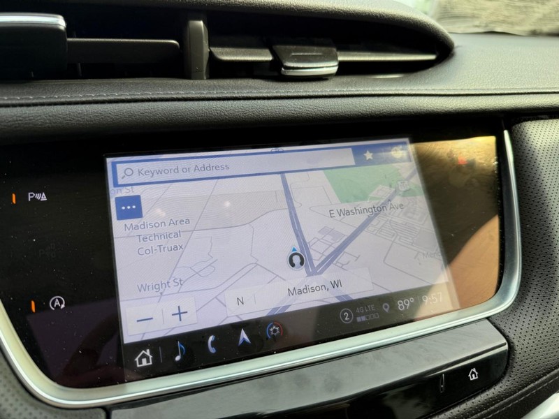 Cadillac XT5 Vehicle Image 32