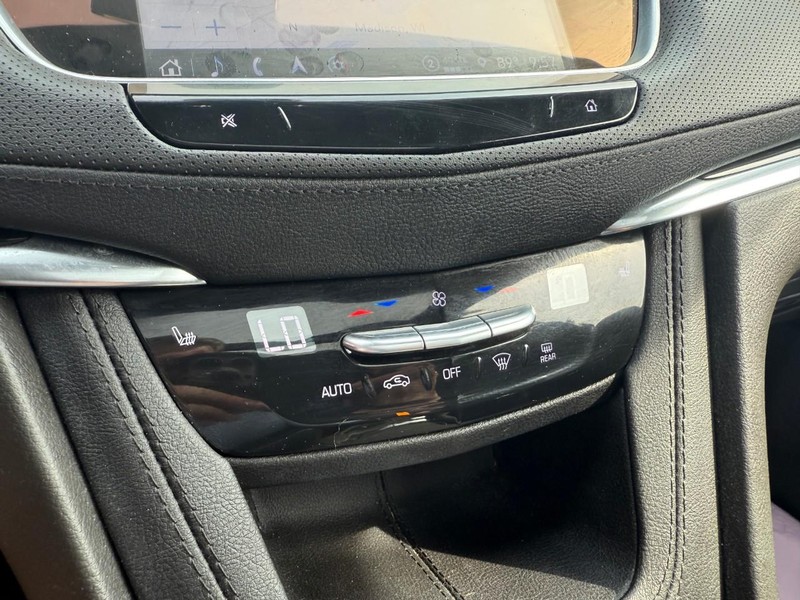 Cadillac XT5 Vehicle Image 33