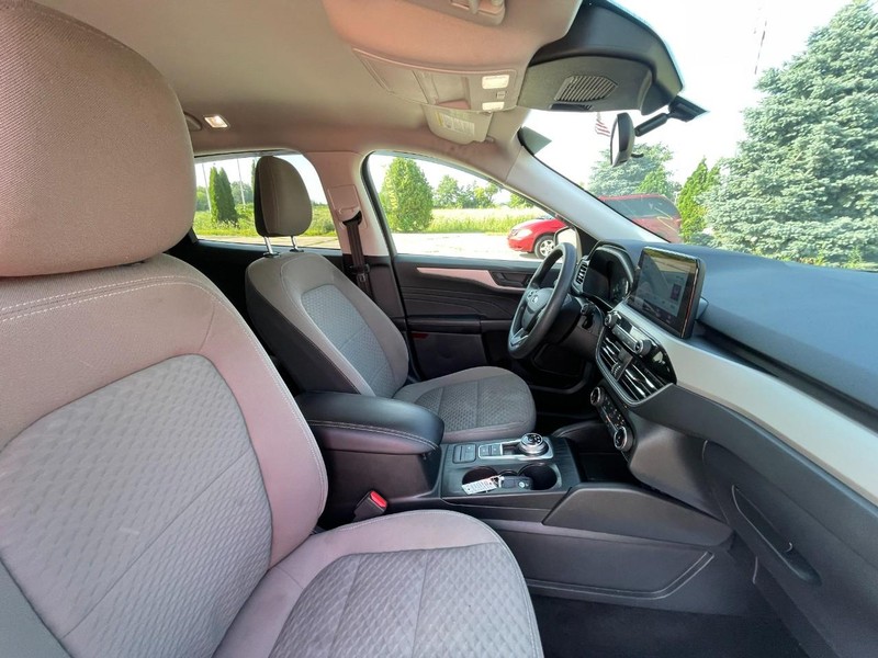 Ford Escape Vehicle Image 03