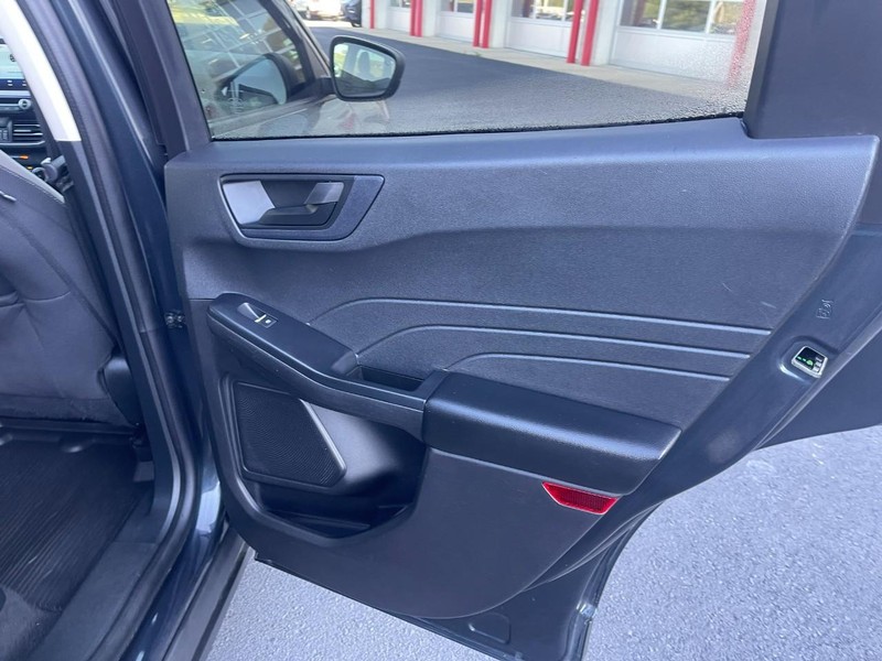 Ford Escape Vehicle Image 14