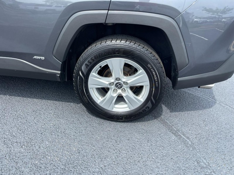 Toyota RAV4 Hybrid Vehicle Image 05