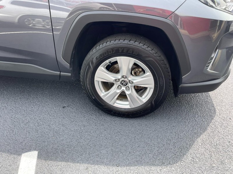 Toyota RAV4 Hybrid Vehicle Image 07