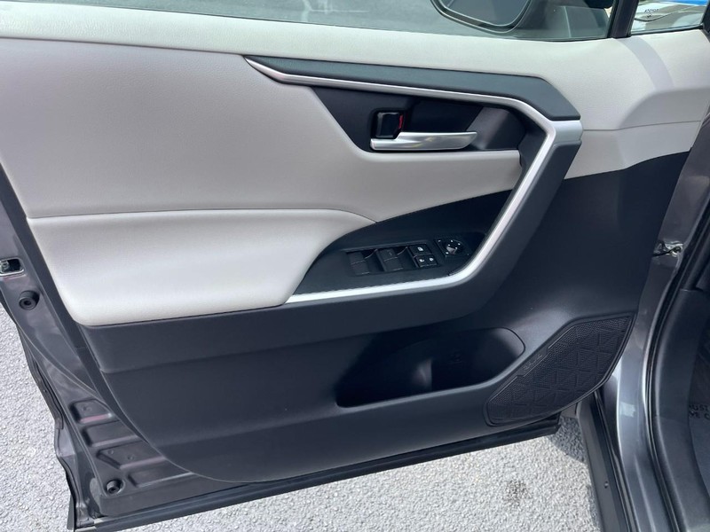 Toyota RAV4 Hybrid Vehicle Image 20