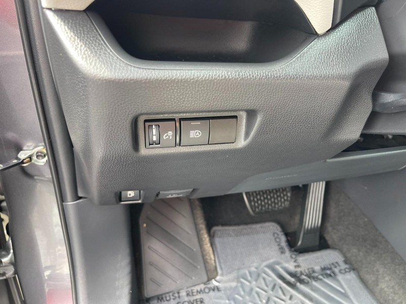 Toyota RAV4 Hybrid Vehicle Image 21