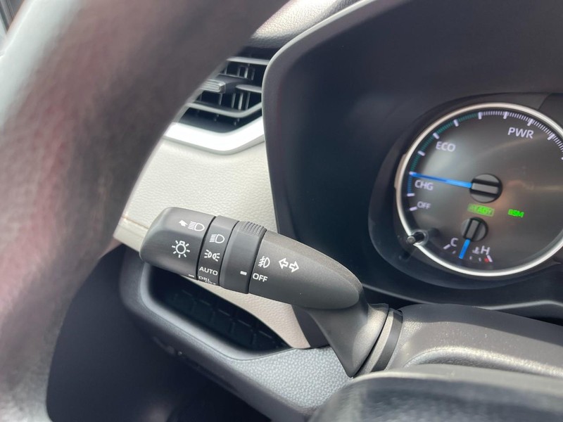 Toyota RAV4 Hybrid Vehicle Image 25