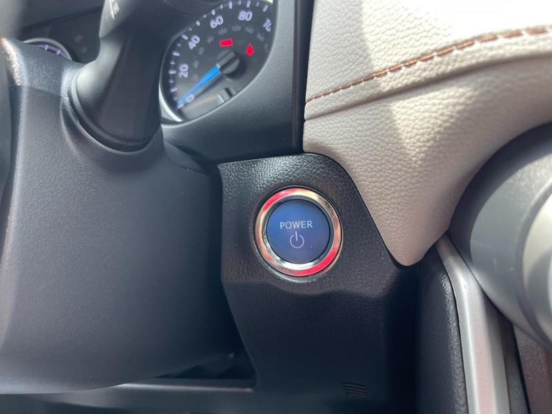 Toyota RAV4 Hybrid Vehicle Image 27