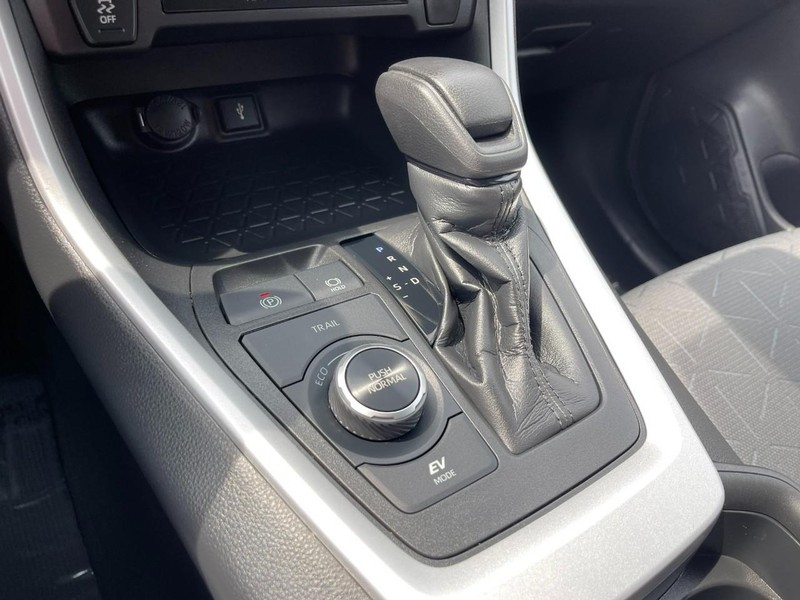 Toyota RAV4 Hybrid Vehicle Image 29