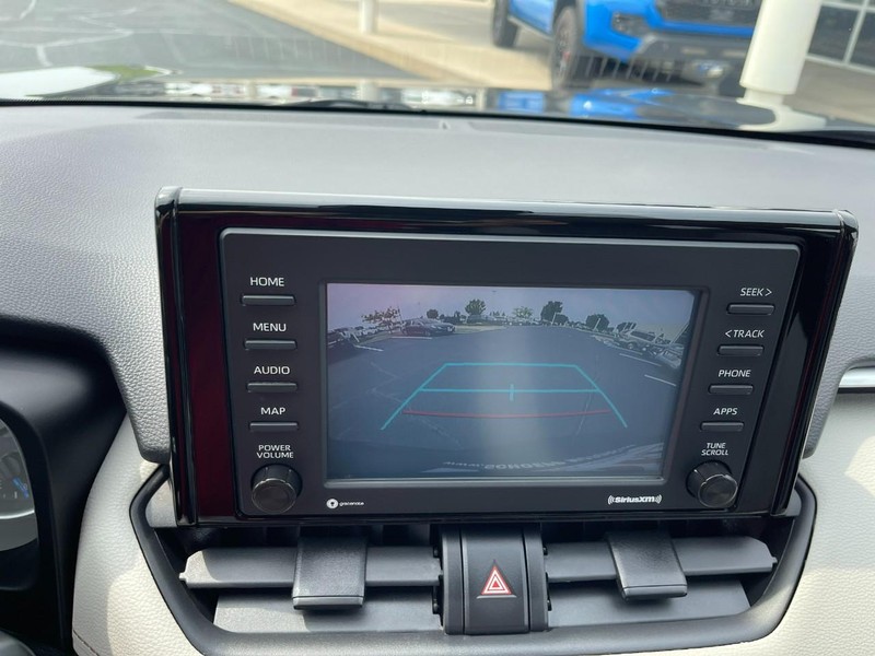Toyota RAV4 Hybrid Vehicle Image 32