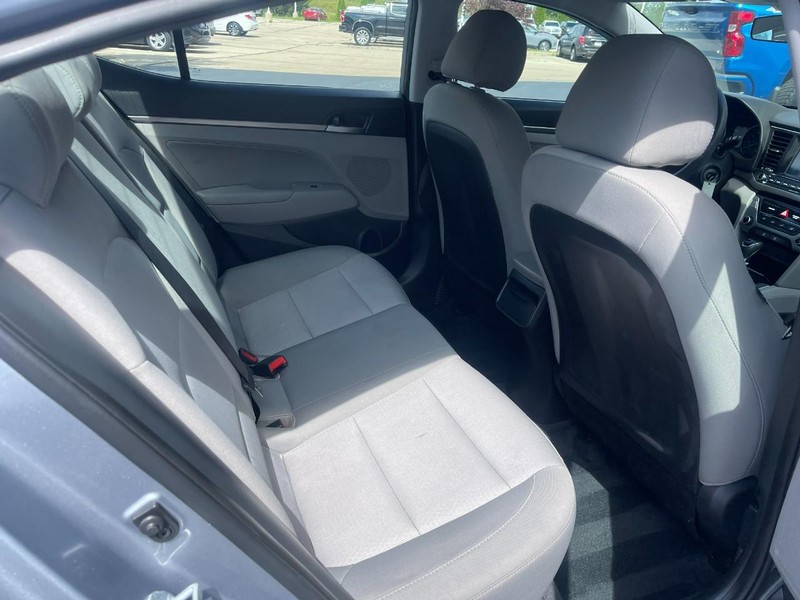 Hyundai Elantra Vehicle Image 12