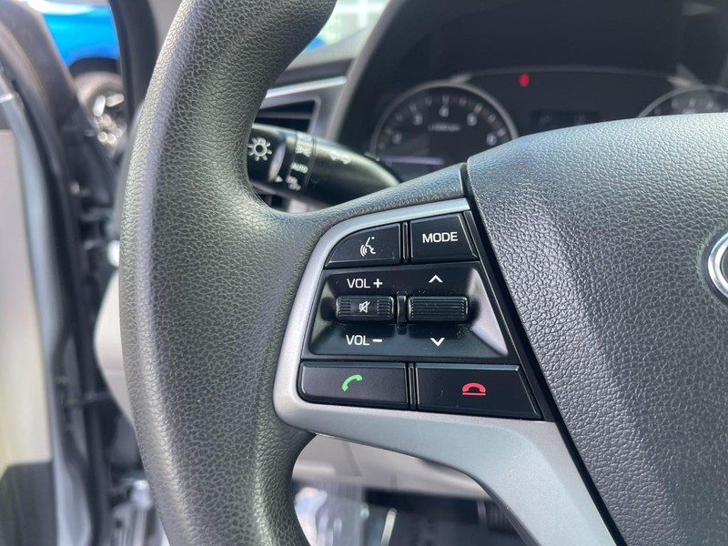 Hyundai Elantra Vehicle Image 20