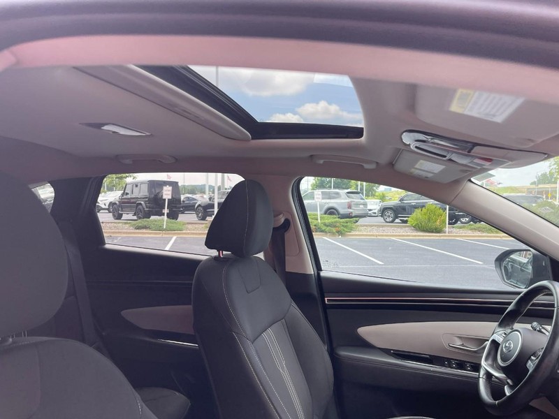 Hyundai Tucson Vehicle Image 10
