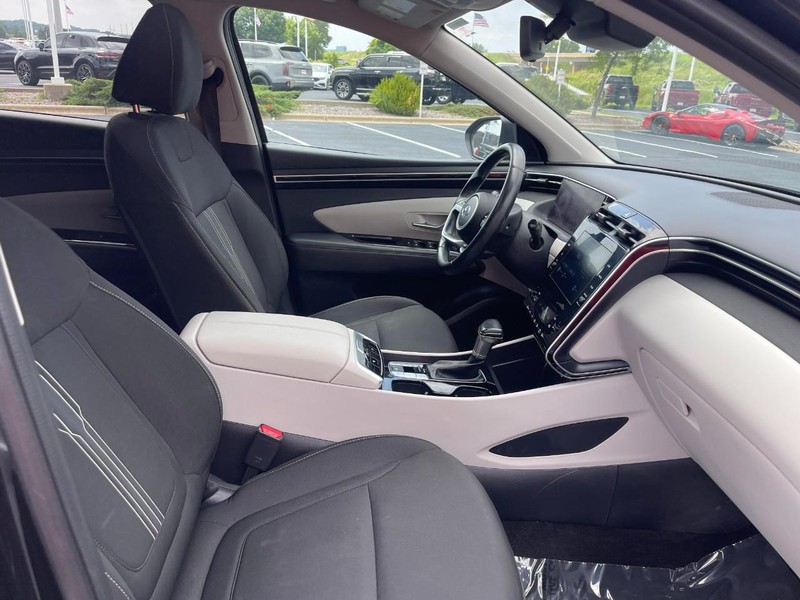 Hyundai Tucson Vehicle Image 11