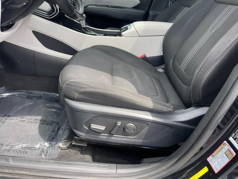 Hyundai Tucson Vehicle Image 21