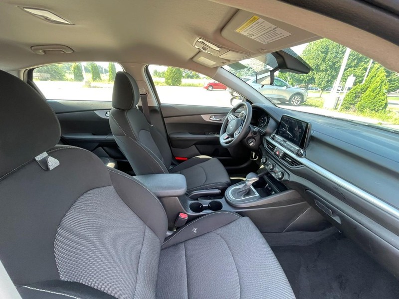 Kia Forte Vehicle Image 03