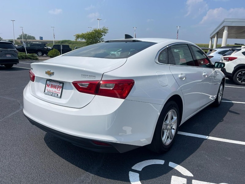Chevrolet Malibu Vehicle Image 03