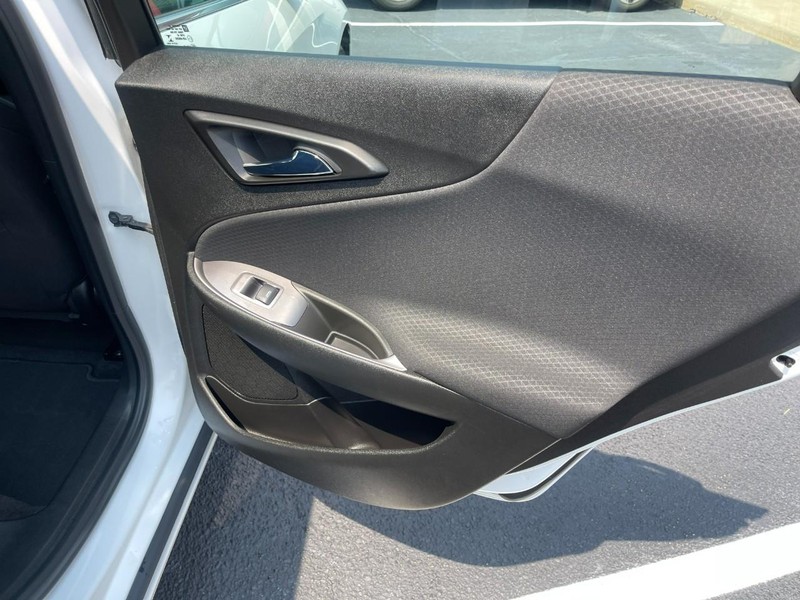 Chevrolet Malibu Vehicle Image 14
