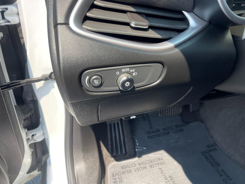 Chevrolet Malibu Vehicle Image 20