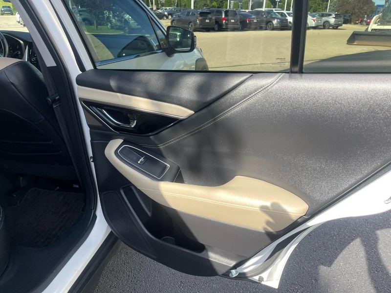 Subaru Outback Vehicle Image 16