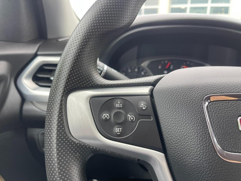 GMC Acadia Vehicle Image 32