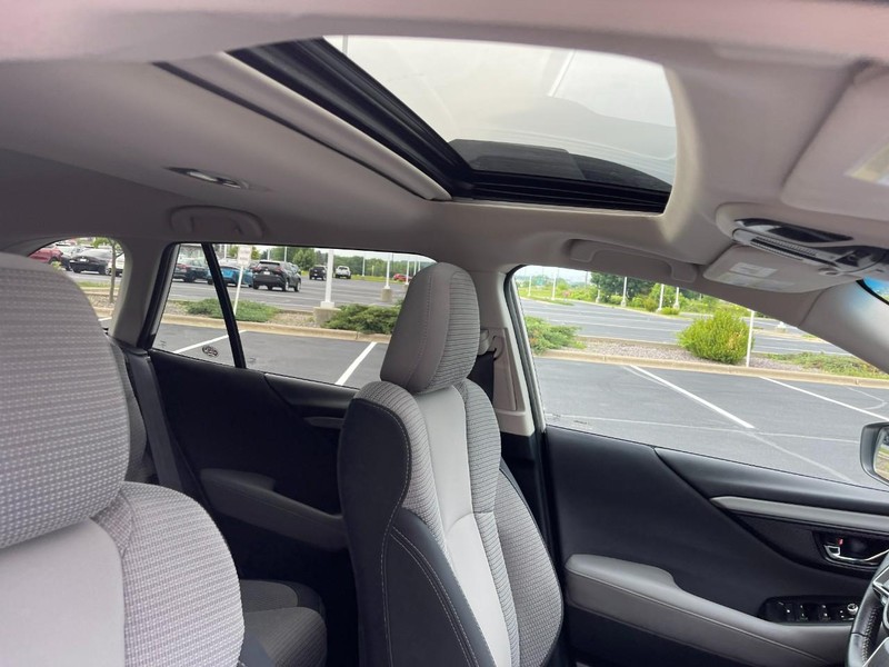 Subaru Outback Vehicle Image 10
