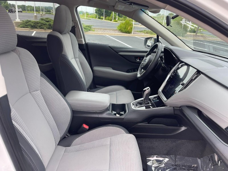 Subaru Outback Vehicle Image 11