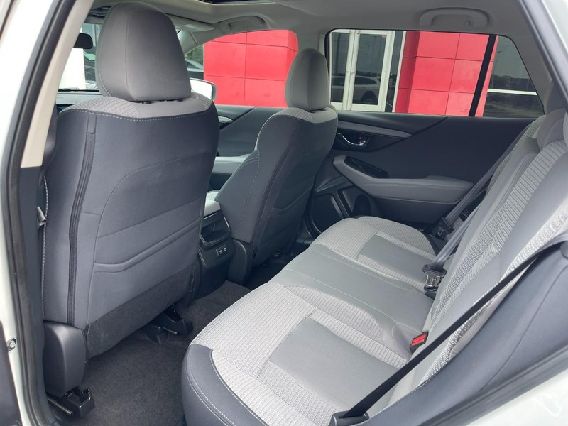 Subaru Outback Vehicle Image 18