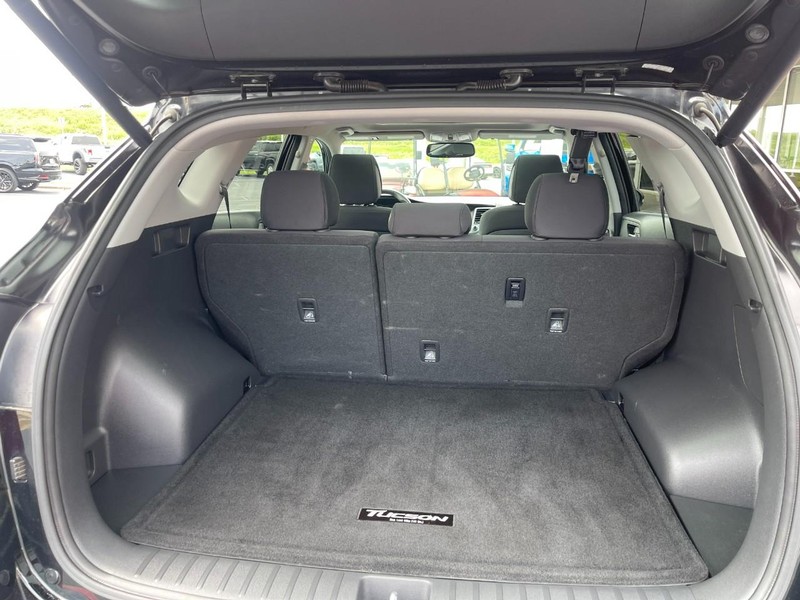 Hyundai Tucson Vehicle Image 16
