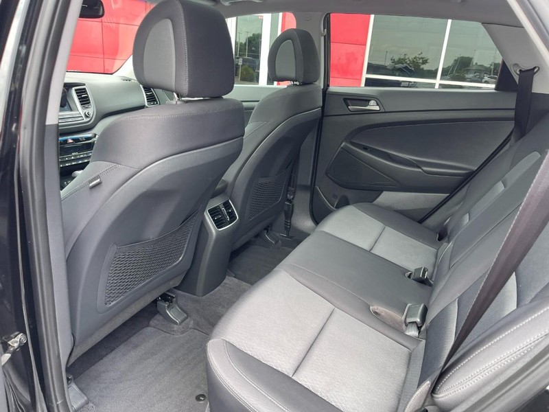 Hyundai Tucson Vehicle Image 18