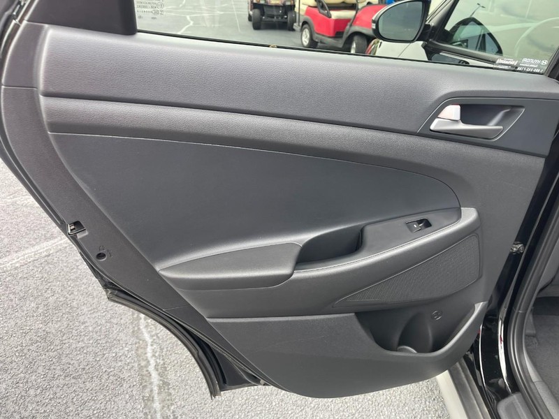 Hyundai Tucson Vehicle Image 19