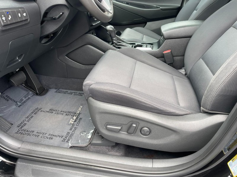 Hyundai Tucson Vehicle Image 21