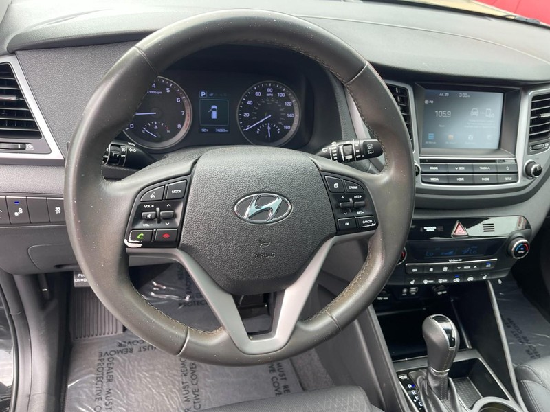 Hyundai Tucson Vehicle Image 24