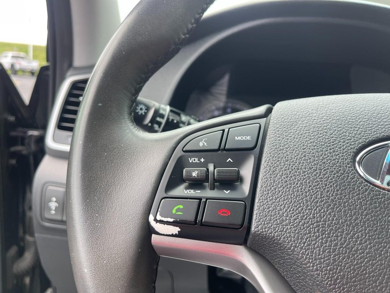 Hyundai Tucson Vehicle Image 25