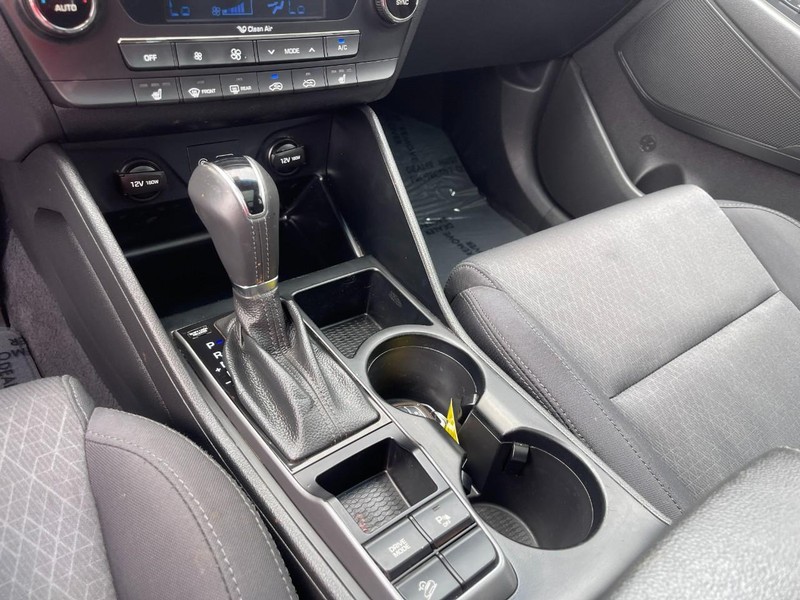 Hyundai Tucson Vehicle Image 30