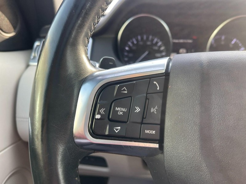 Land Rover Discovery Sport Vehicle Image 26