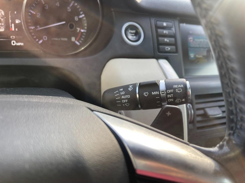 Land Rover Discovery Sport Vehicle Image 29