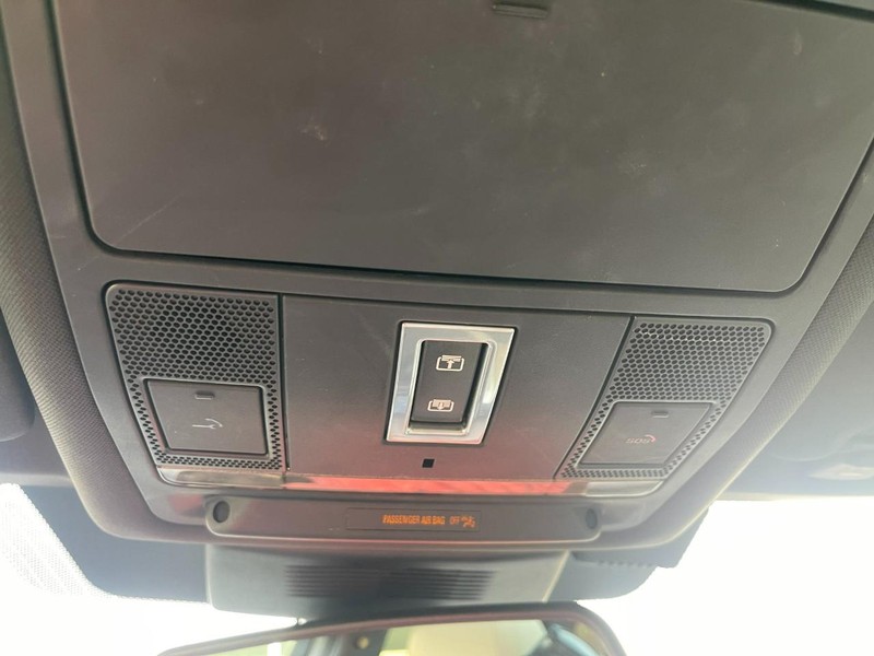 Land Rover Discovery Sport Vehicle Image 34