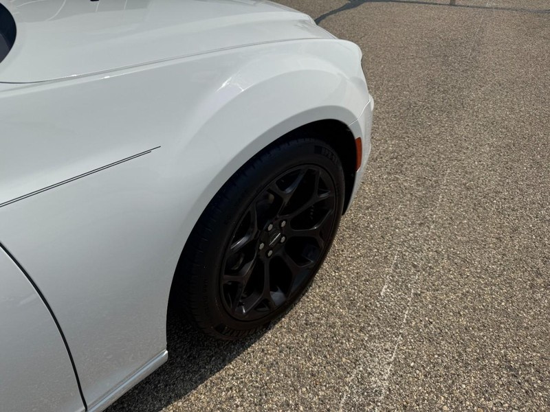 Chrysler 300 Vehicle Image 06