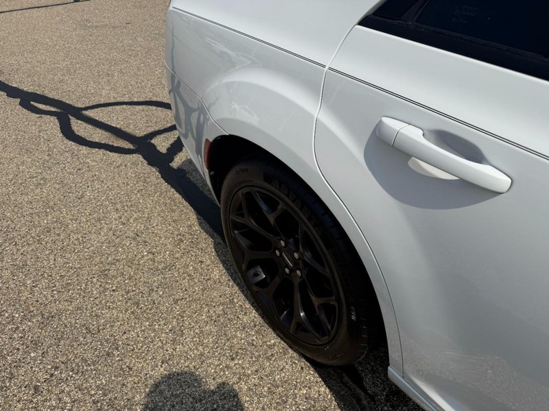 Chrysler 300 Vehicle Image 07